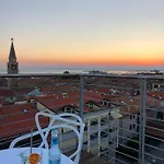 Regina 3*
