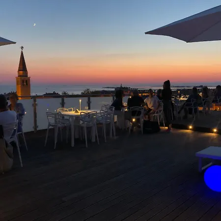 蕾佳娜酒店 酒店 格拉多