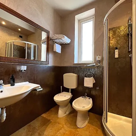 蕾佳娜酒店 3* 格拉多