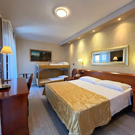 蕾佳娜酒店 酒店 3*