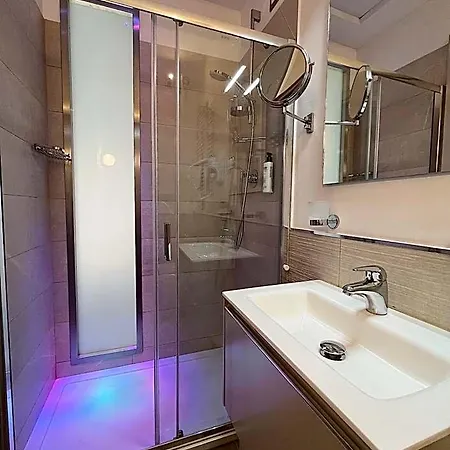 Regina Hotel