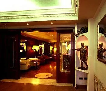 Regina Hotel
